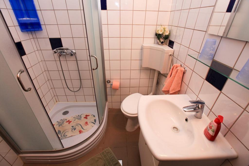 Apartments Franc Povljana Phòng bức ảnh