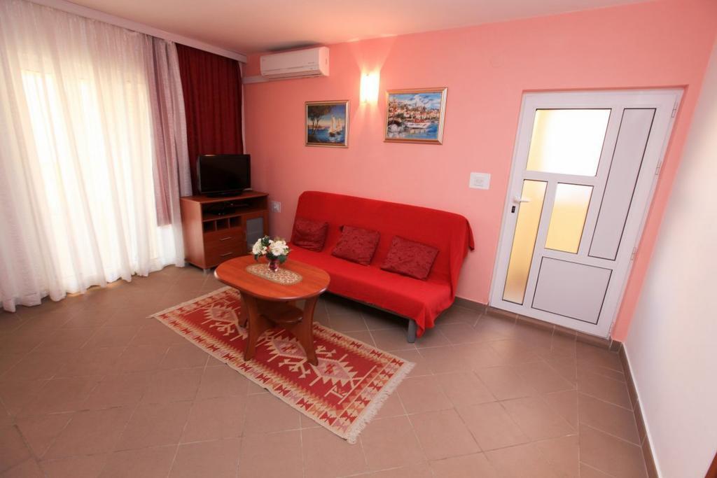 Apartments Franc Povljana Phòng bức ảnh