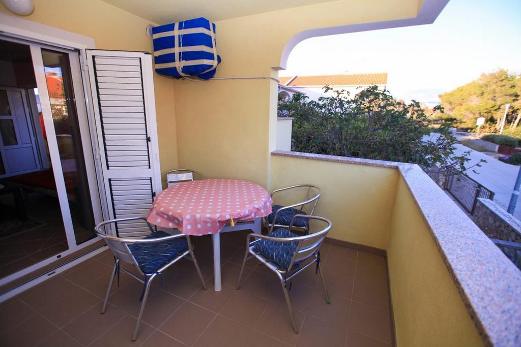 Apartments Franc Povljana Phòng bức ảnh