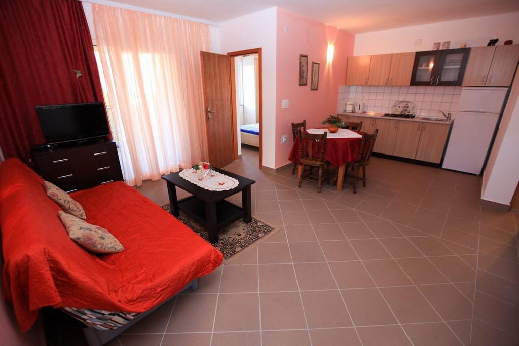 Apartments Franc Povljana Phòng bức ảnh