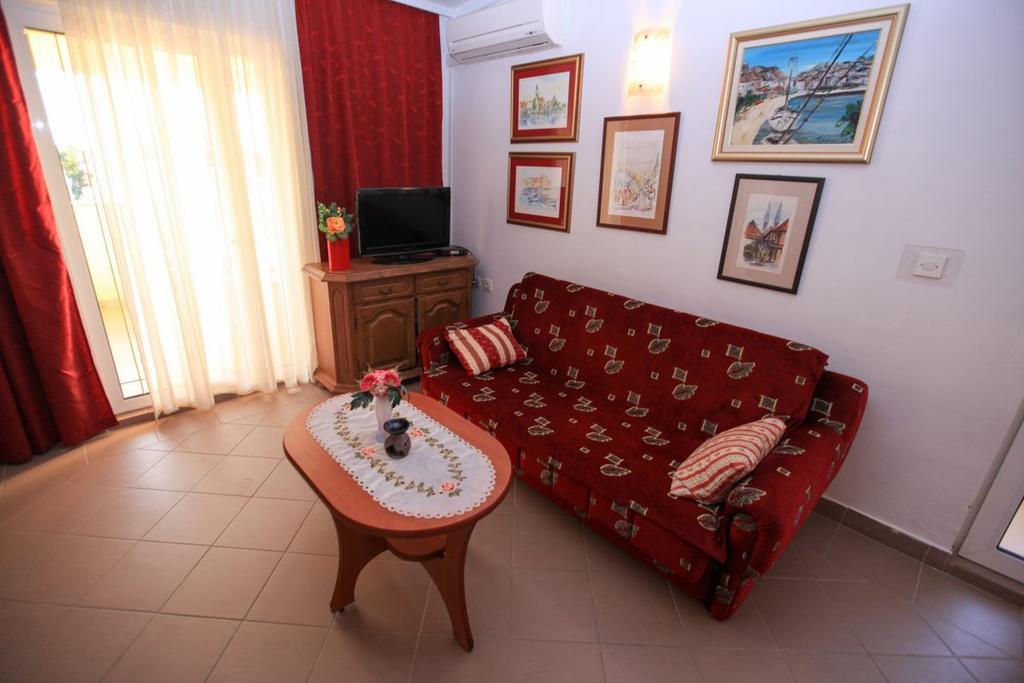 Apartments Franc Povljana Phòng bức ảnh