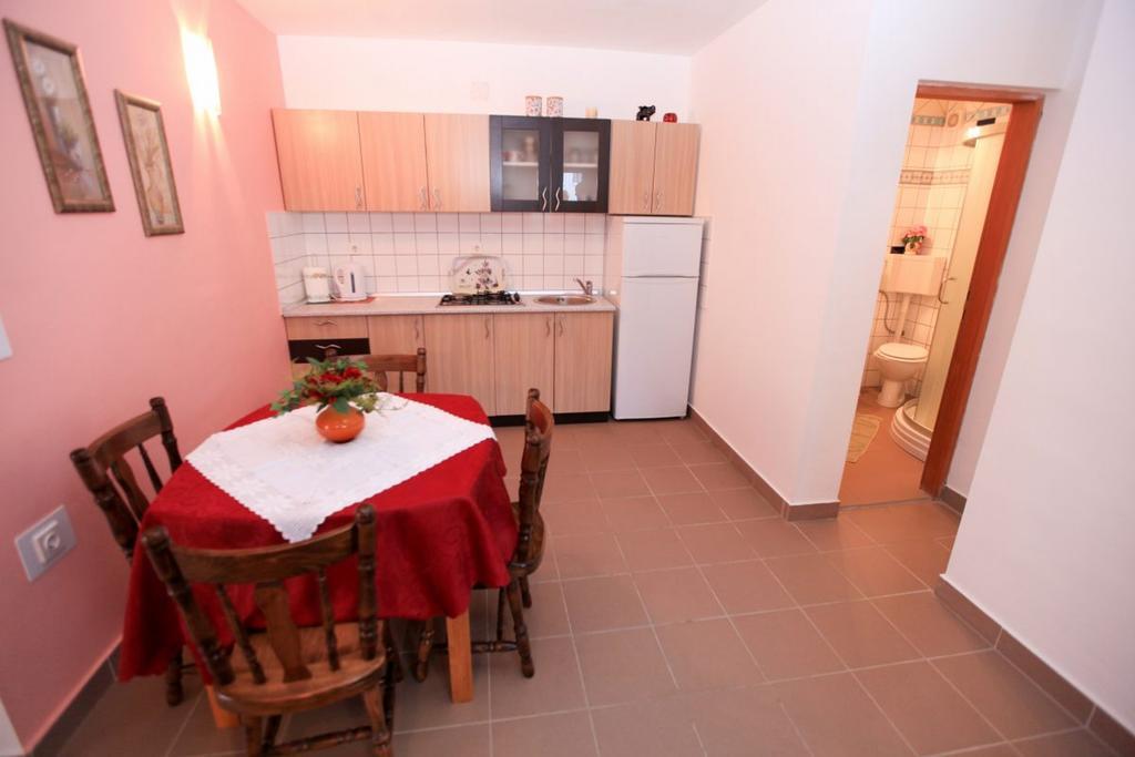 Apartments Franc Povljana Phòng bức ảnh