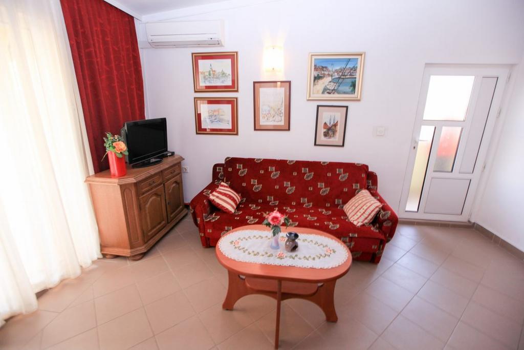 Apartments Franc Povljana Phòng bức ảnh